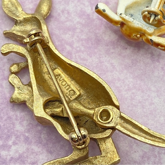 Kangaroo Brooch Pair AVON Vintage Goldtone - Picture 8 of 9